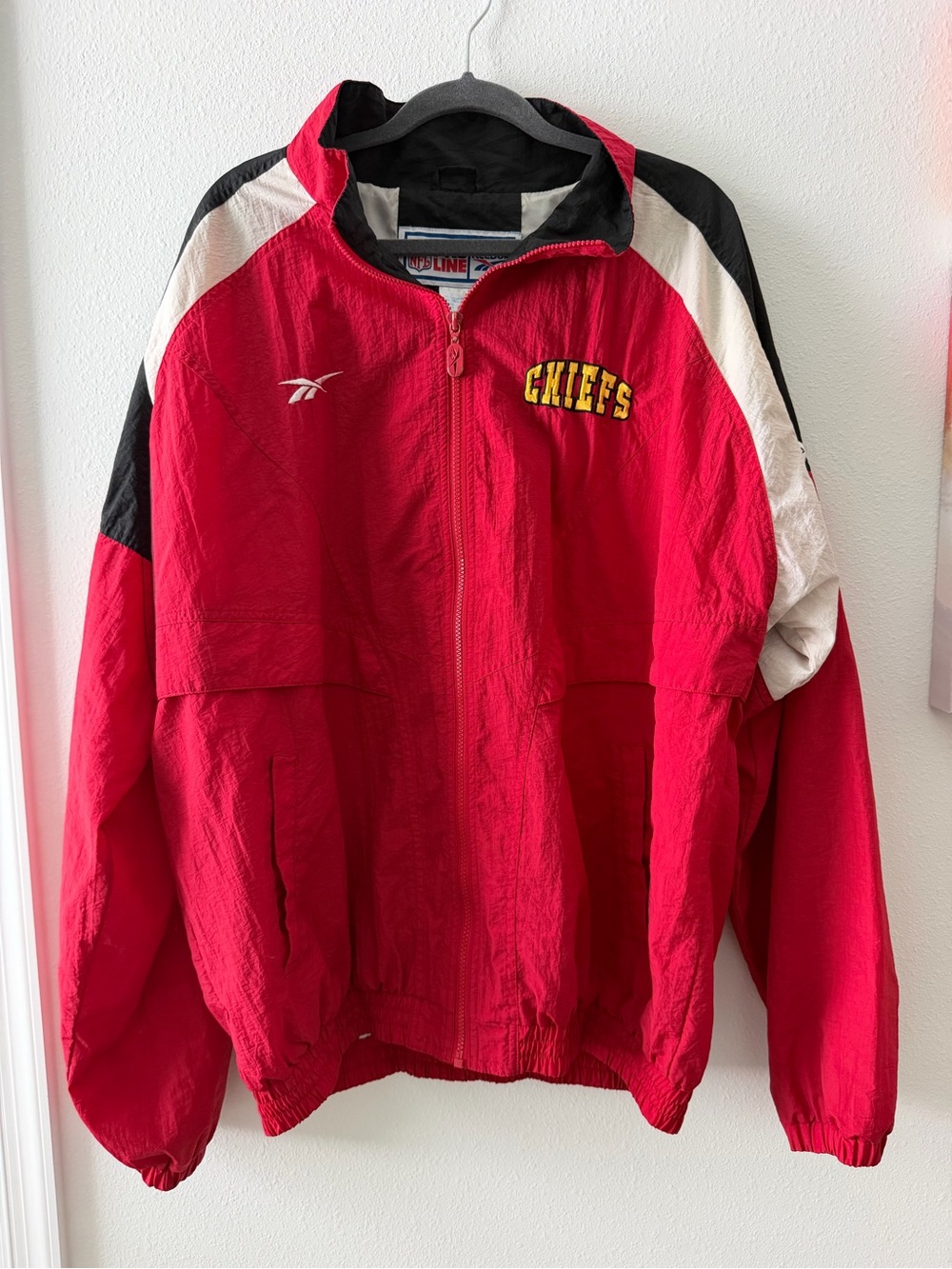 Vintage Reebok Pro-Line KANSAS CITY CHIEFS Embroidered (XL) Windbreaker Jacket